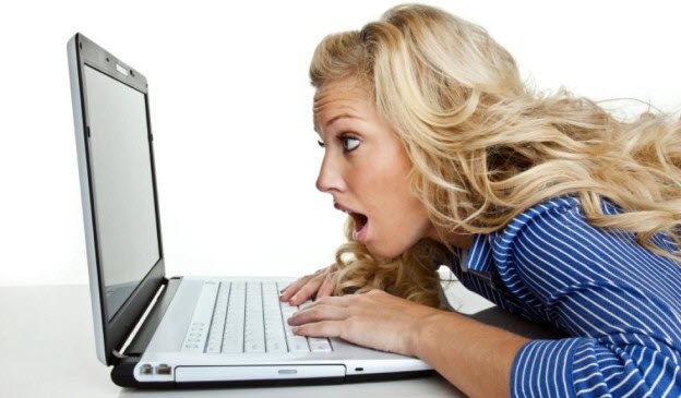 IT-čkári rozdeľujú ženy rozdeľujú ženy 12 typov, ako IT-čkári rozdeľujú ženy zena na internete notebook prekvapeny vyraz