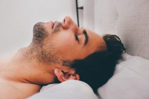 muž spí chyby pri sexe Tieto chyby pri sexe (Afterparty) ťa môžu pripraviť o ďalší sex man 909049 640 300x200